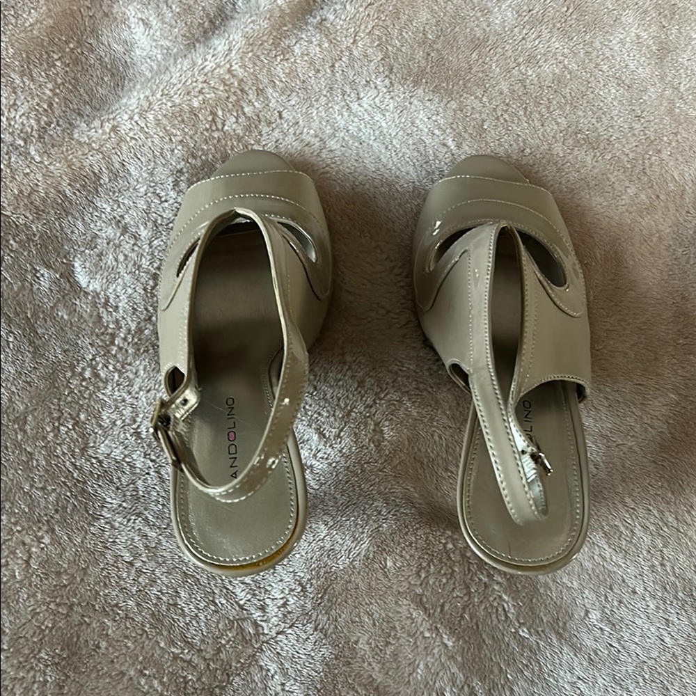 Bandolino Nude Heels with T-Shape Design